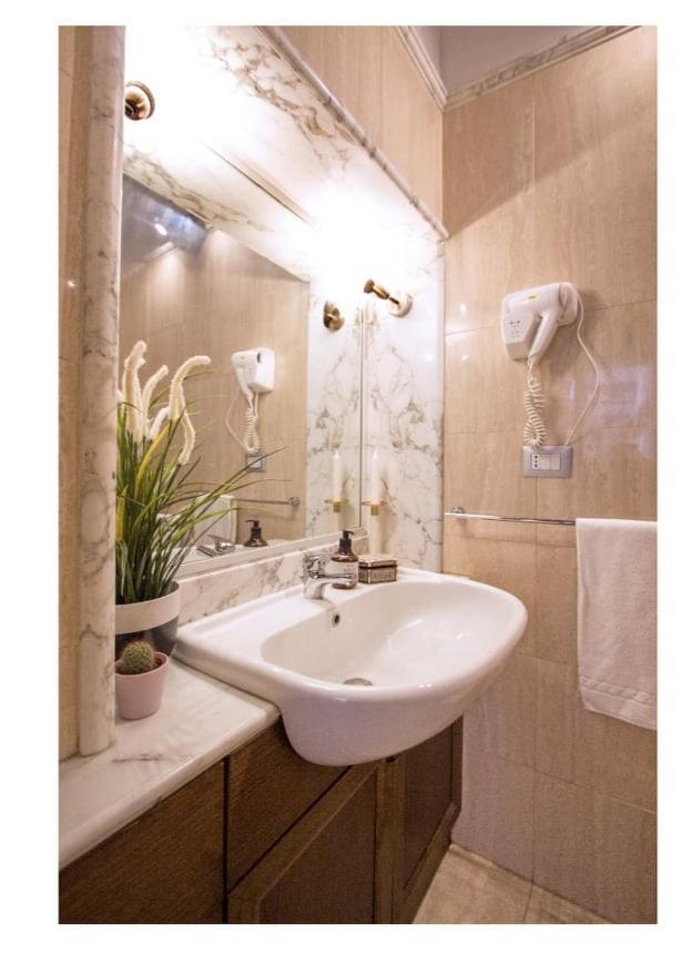 Lovely Apartments In City Centre "Third Floor, Without Elevator" Rome Luaran gambar